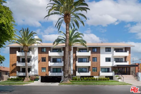 3750 Glendon Avenue #32