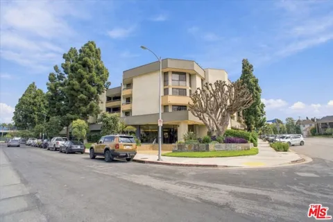 750 S Spaulding Avenue #107