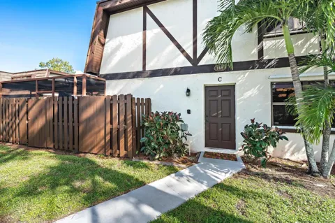 148 WEYBRIDGE CIRCLE #C