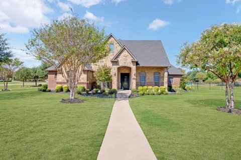 3833 Eagles Nest Trail