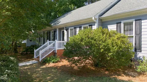 2905 Legging Lane