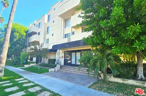 19350 Sherman Way #325