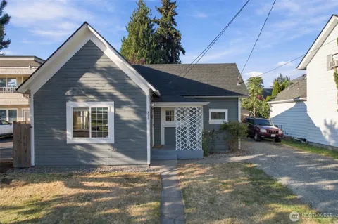 311 2nd Avenue NE