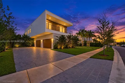 16629 BOTANIKO DR