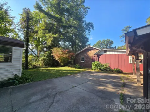 175 River Lane