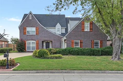 8511 S 100th Place E