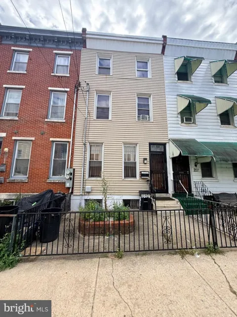 1814 W MASTER STREET