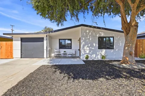 2784 Ophelia Avenue