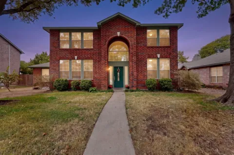 1533 Rustic Trail