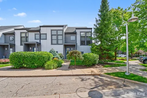 2114 New Town Drive NE
