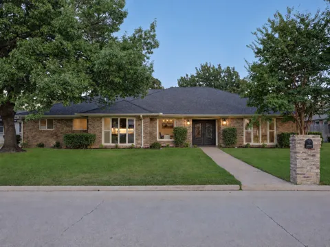 110 Oakmont Drive