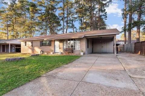 5520 Knollcrest Drive