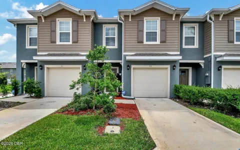 33 E Bella Lago Circle E
