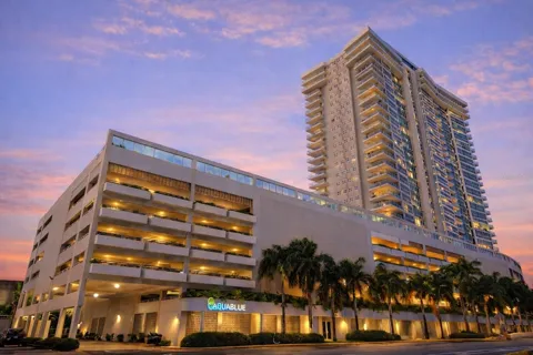 48 MUNOZ RIVERA AVENUE #2104