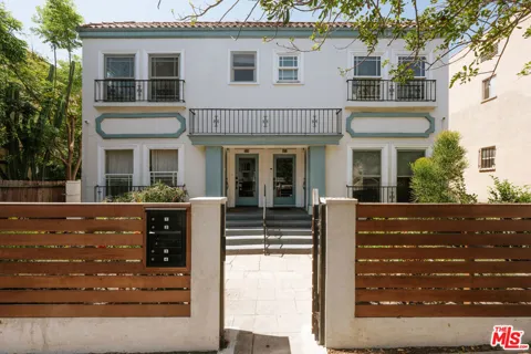 743 Manhattan Place