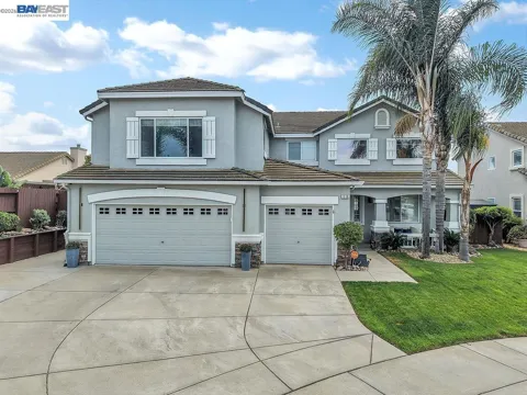 18 Pinenut Ct
