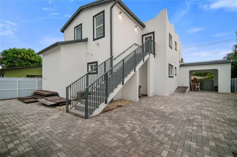 836 NW 33rd Ave #B