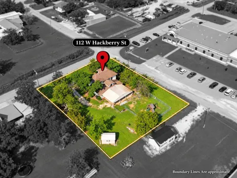 112 W Hackberry Street