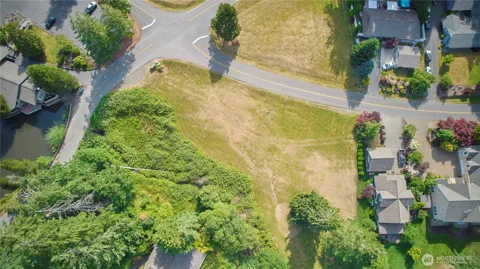 20 E Lakeshore Drive