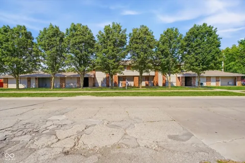 7020 - 7032 Twin Oaks Drive