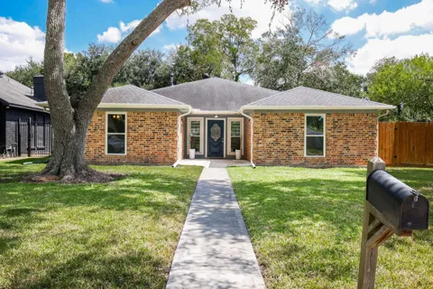 1802 Elmwood Court
