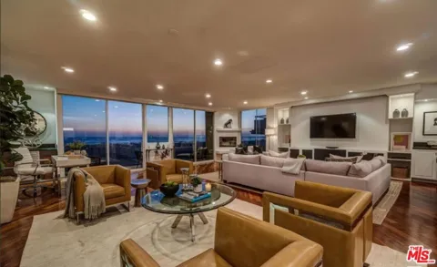 3711 Ocean Front Walk #2