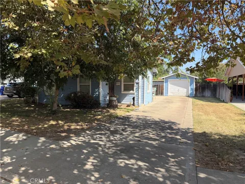 901 Elm Avenue