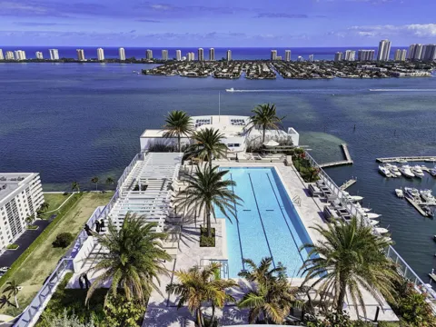 220 Lake Shore Drive #609