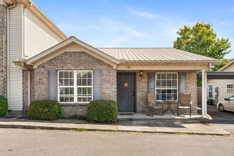 465 Warrior Dr #10
