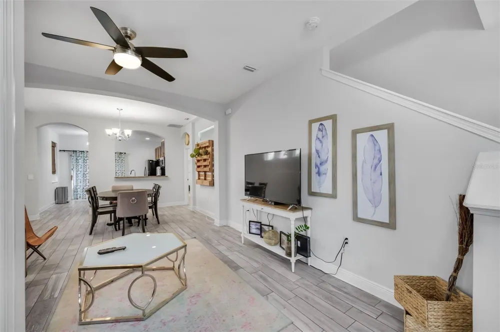 2713 W SAINT LOUIS STREET Tampa, FL 33607