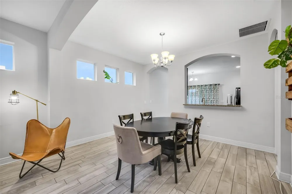 2713 W SAINT LOUIS STREET Tampa, FL 33607