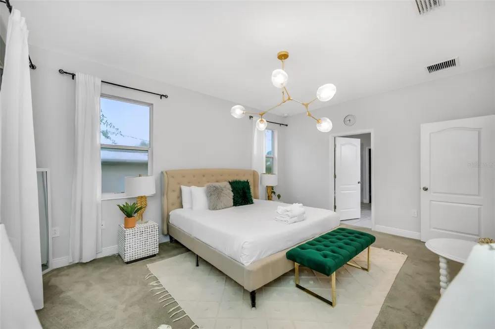 2713 W SAINT LOUIS STREET Tampa, FL 33607