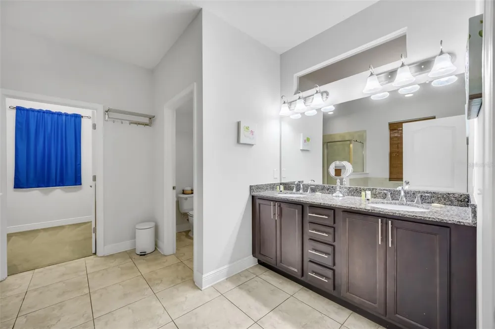 2713 W SAINT LOUIS STREET Tampa, FL 33607