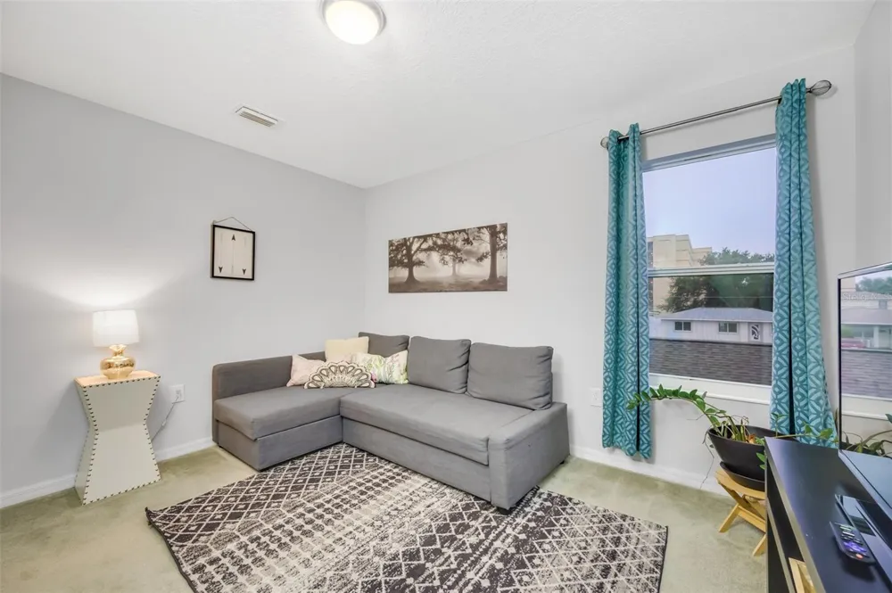 2713 W SAINT LOUIS STREET Tampa, FL 33607