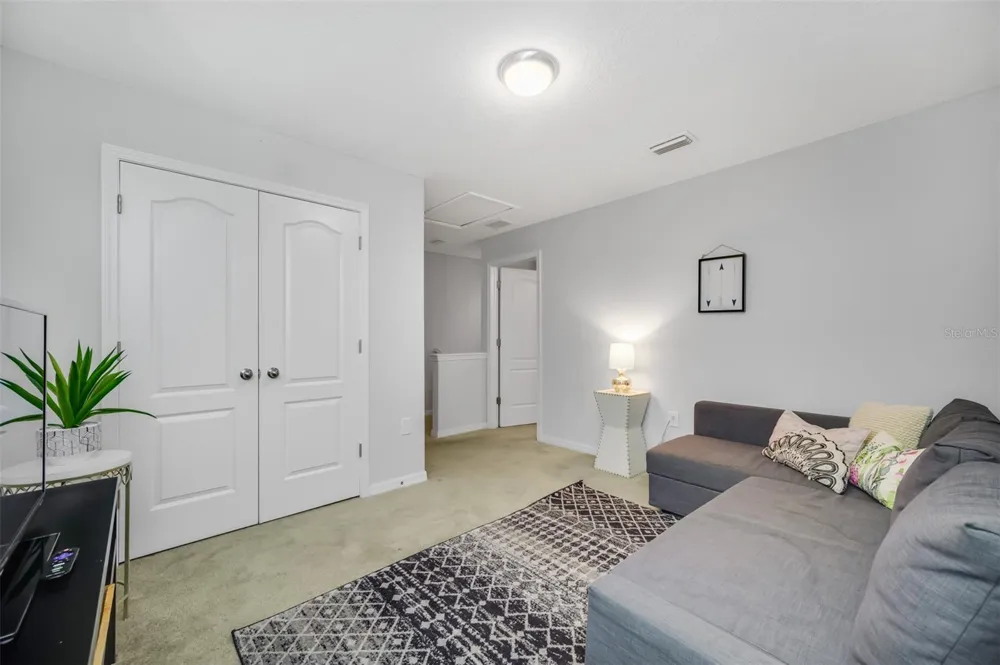 2713 W SAINT LOUIS STREET Tampa, FL 33607
