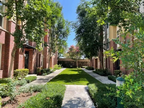 732 W 1st Street