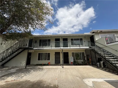 2001 E Wilshire Avenue #4