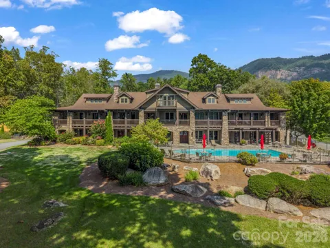 121 Firefly Cove #204