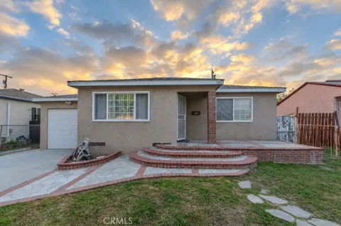 2211 Grape Ave