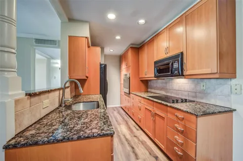 1601 S Shepherd Drive #225