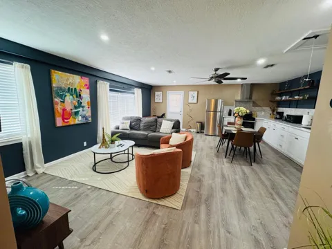 13015 Frank Lane
