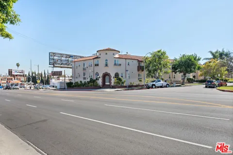 5320 W Olympic Boulevard #10