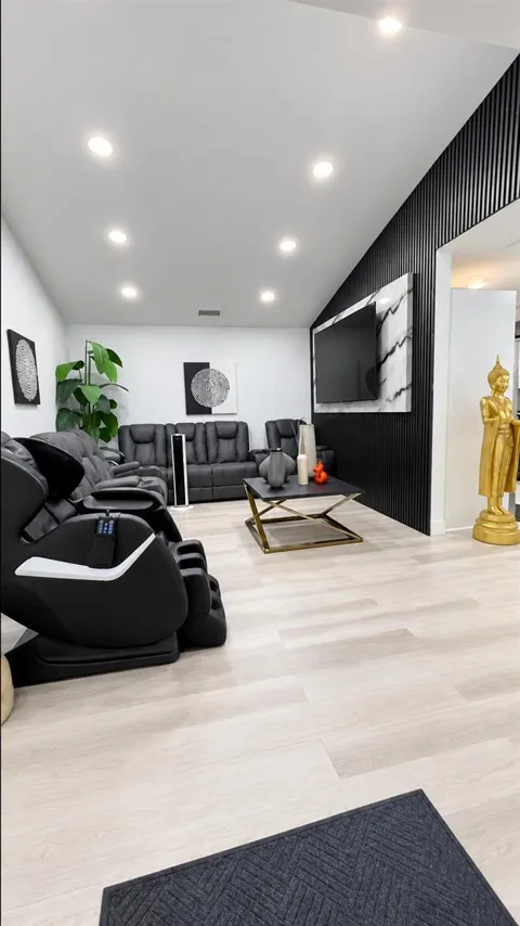 1034 MANOR DRIVE