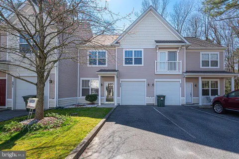 353 SCHOONER LANE #805