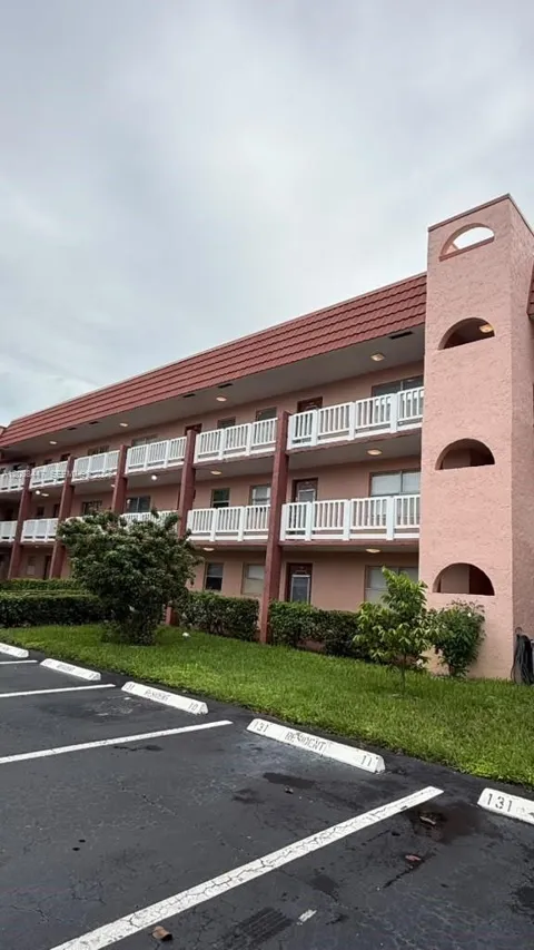 9641 Sunrise Lakes Blvd #305