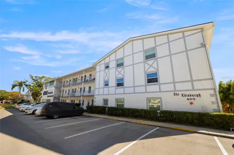 400 GLENNES LANE #206