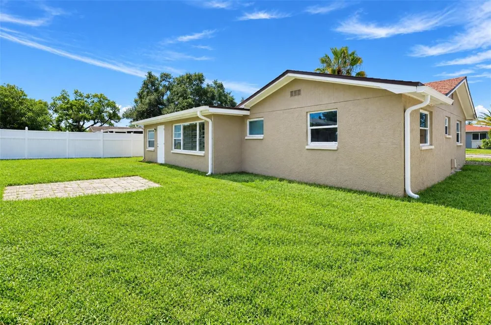 1300 MAYBURY DRIVE Holiday, FL 34691