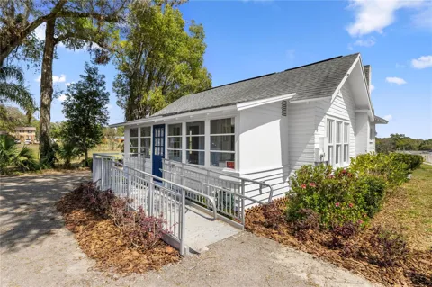 401 DIXIE AVENUE