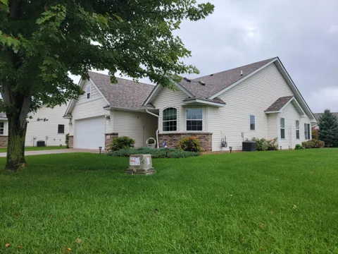 366 25th Lane SE