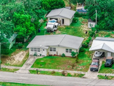 1318 Nah-aw Avenue